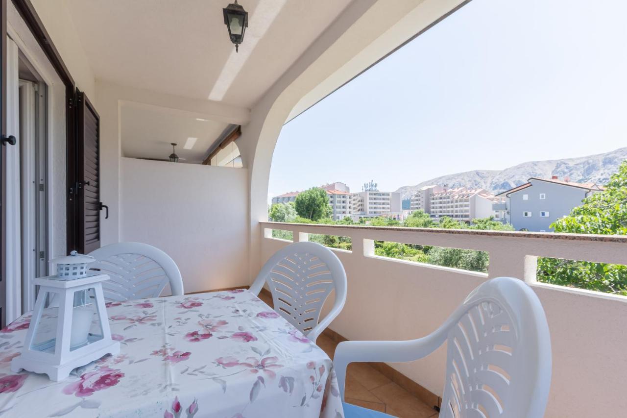 Apartment Beti With Balcony 바슈카 외부 사진